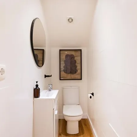 Charming Quiet In Bairro Alto 아파트 리스본